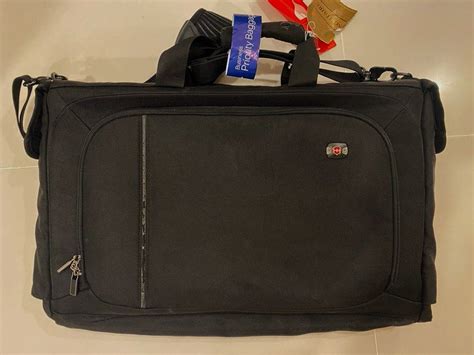 victorinox tri fold garment bag.